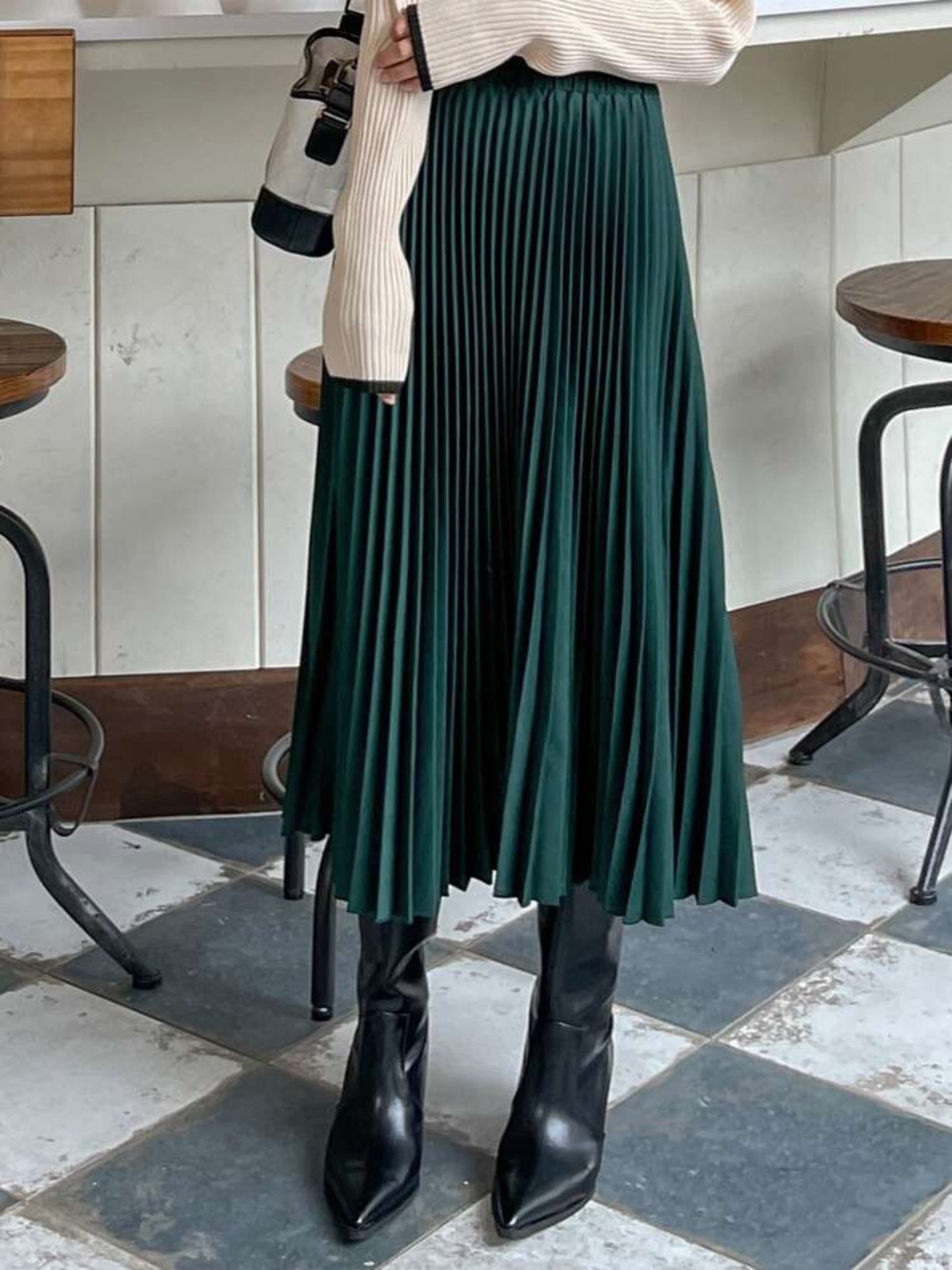 Elegant Teal Midi Skirt